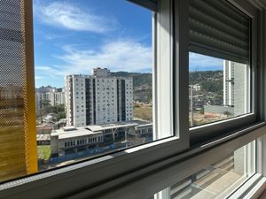Image 5 - 885871
