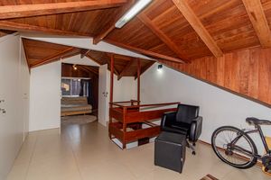 Image 32 - 885875