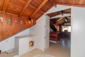 Image 39 - 885875