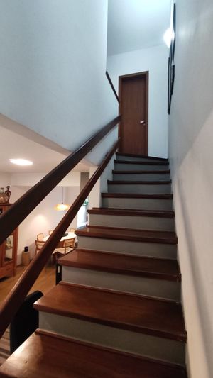 Image 10 - 885875