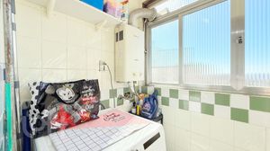 Image 11 - 885876