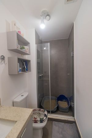 Image 8 - 885910