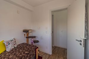 Image 12 - 885910