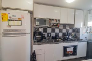 Image 24 - 885910