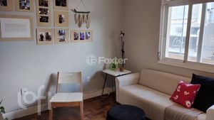 Image 7 - 885911