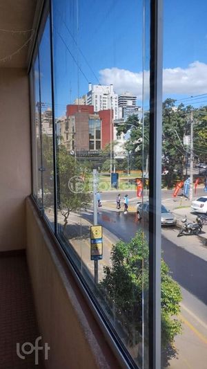 Image 8 - 885911