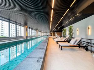 Image 13 - 885915