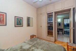 Image 14 - 885920