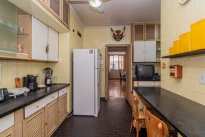 Image 31 - 885920