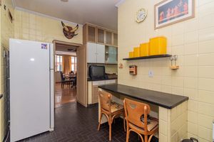 Image 32 - 885920