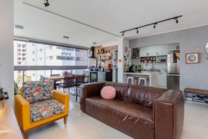 Image 11 - 885921