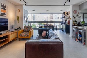 Image 9 - 885921