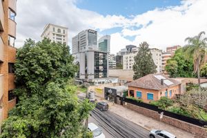 Image 4 - 885923