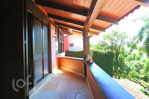 Image 11 - 885925