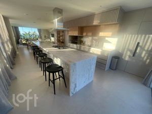 Image 3 - 885932