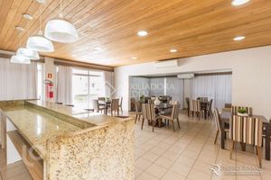 Image 11 - 885934