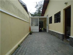 Image 4 - 885936