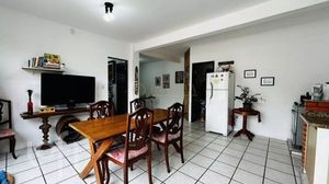 Image 6 - 885940