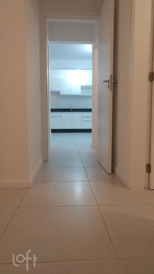 Image 4 - 885944