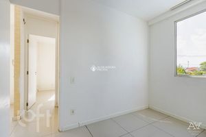Image 7 - 885946