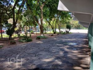 Image 2 - 885956