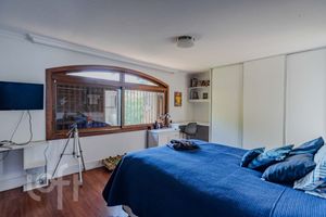 Image 31 - 885957