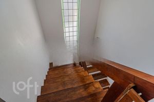Image 35 - 885957