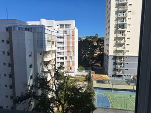 Image 21 - 885959