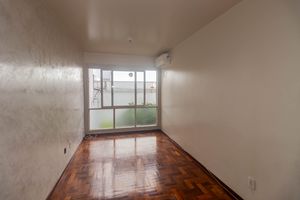 Image 1 - 885964