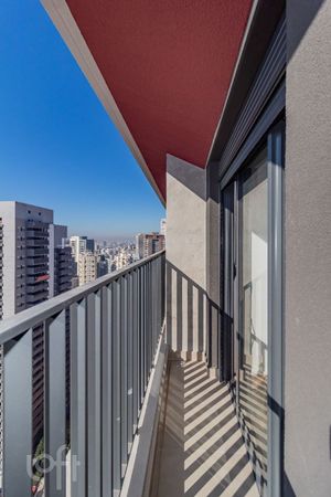 Image 38 - 885968