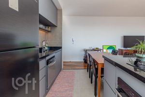 Image 10 - 885968