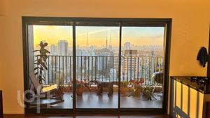 Image 6 - 885968