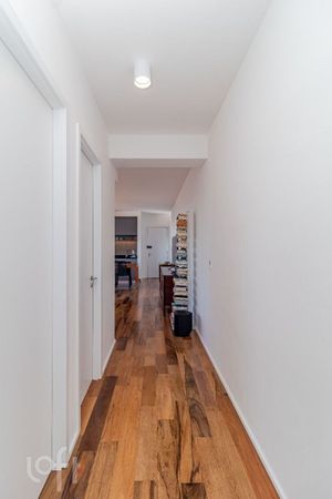 Image 19 - 885968