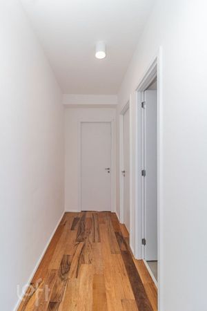 Image 18 - 885968