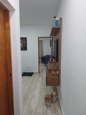 Image 2 - 885970