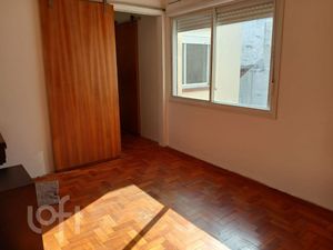 Image 17 - 885972