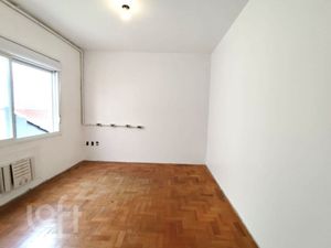 Image 3 - 885972