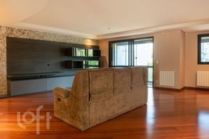 Image 40 - 885973