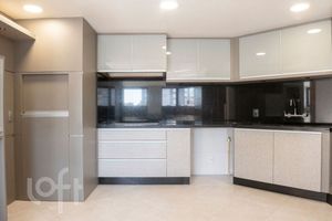 Image 8 - 885973
