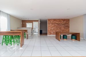 Image 35 - 885974