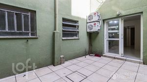 Image 17 - 885976