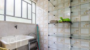 Image 6 - 885976