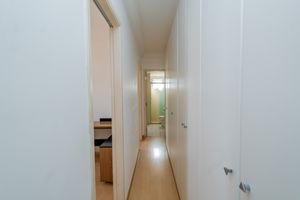 Image 10 - 885977