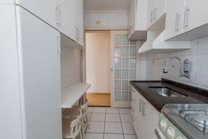 Image 21 - 885977