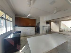 Image 6 - 885977