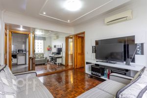 Image 3 - 885985