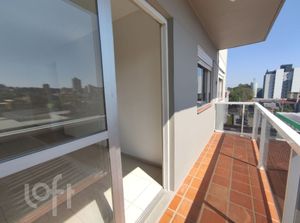 Image 1 - 885988