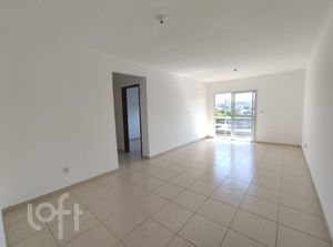 Image 3 - 885988