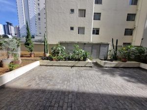 Image 12 - 885994