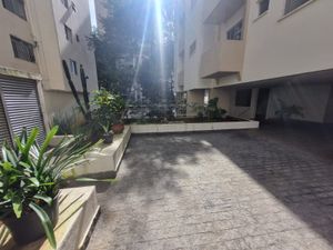 Image 11 - 885994